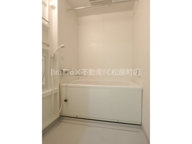 バス・シャワールーム　バス（浴室乾燥機・追い焚き機能付き）