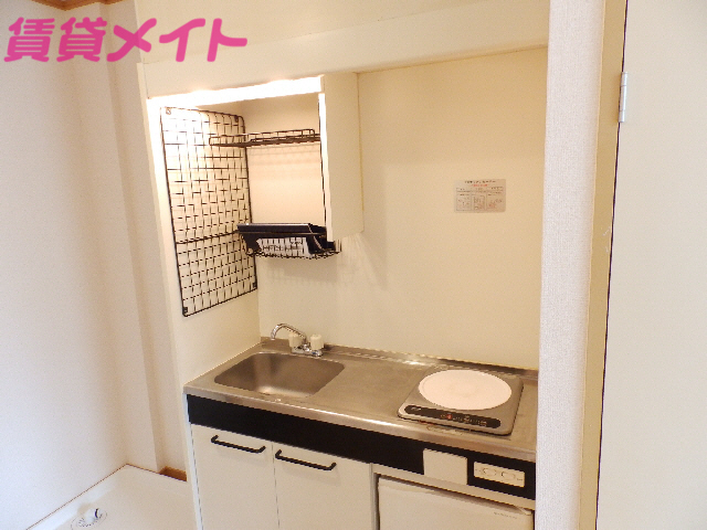 キッチン　別部屋参考写真です