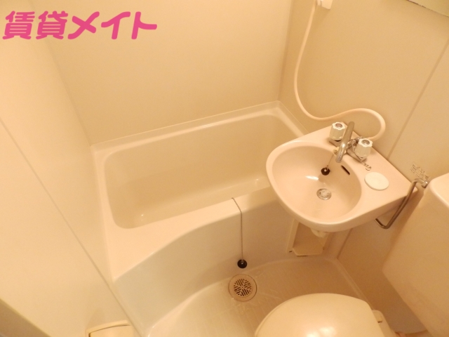 洗面設備　別部屋参考写真です