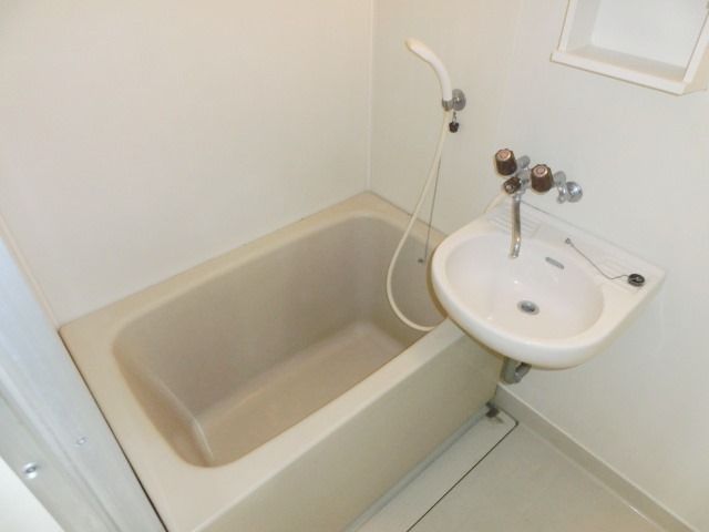 バス・シャワールーム　バス