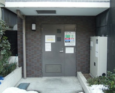 その他設備　敷地内ごみ置き場。