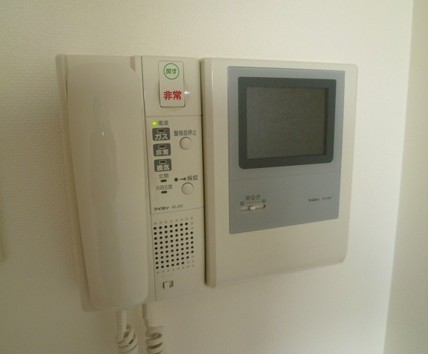 セキュリティ　モニター付きインターホン完備。