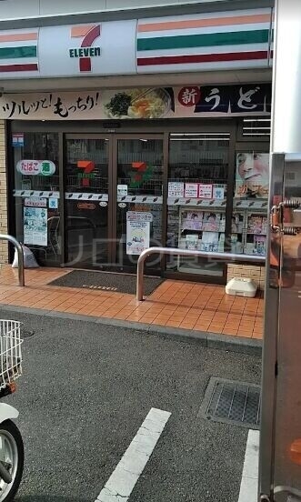 コンビニ　セブンイレブン横浜北寺尾7丁目店（コンビニ）まで111m