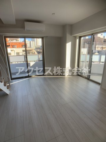 居室・リビング　※同建物別室、参考写真