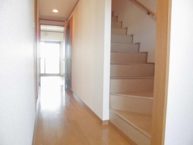 その他　廊下と階段です。