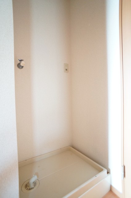 その他　雨の日でもお洗濯ができる！室内洗濯機置場付です☆