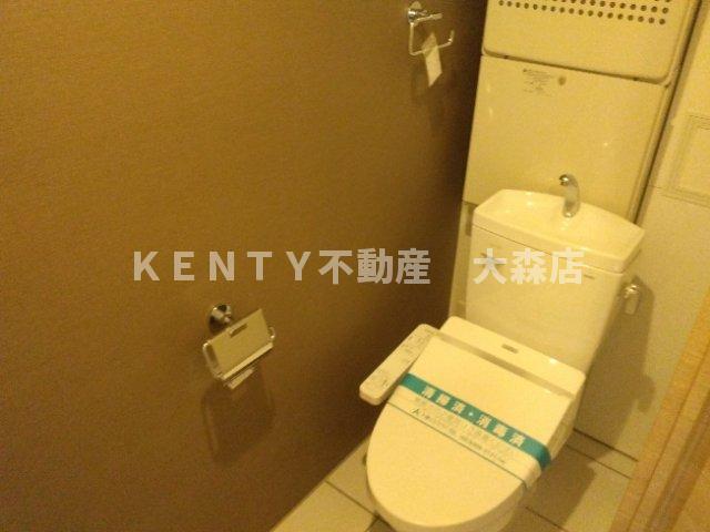 トイレ　落ち着いた色調のトイレです
