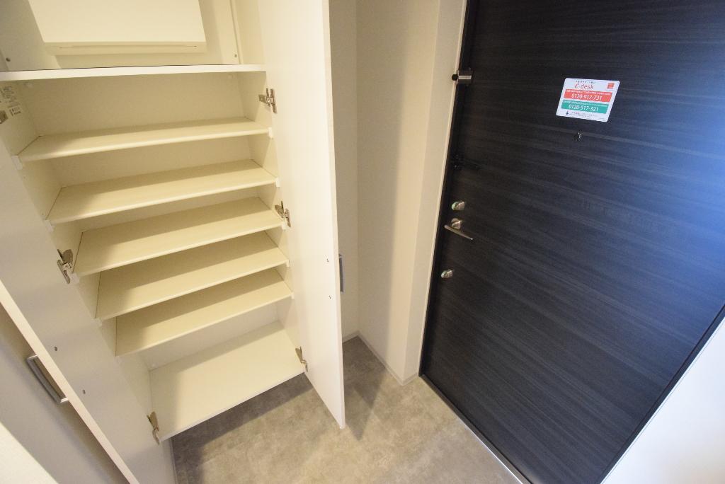 玄関　下駄箱