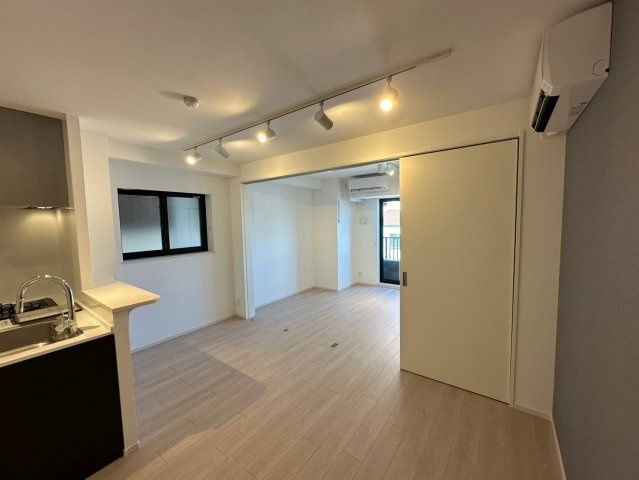 居室・リビング　写真は同タイプ住居です。