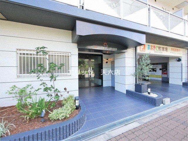 エントランス　エントランス