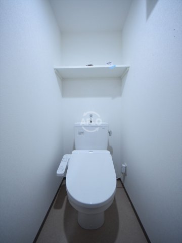 トイレ　Y&Rino Residence　トイレ