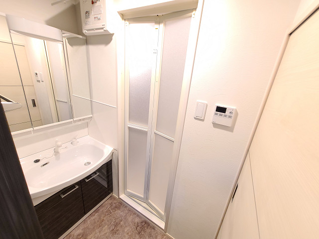 洗面設備　※モデルルーム写真　現況優先※