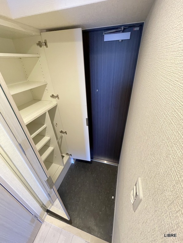 玄関　同室タイプ室内イメージ写真