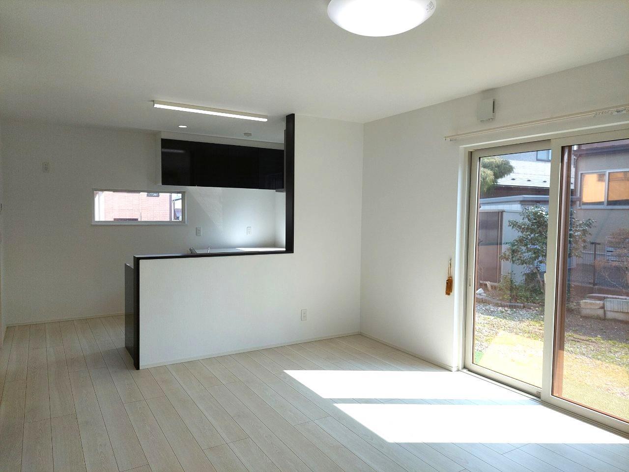 居室・リビング　南向きリビング