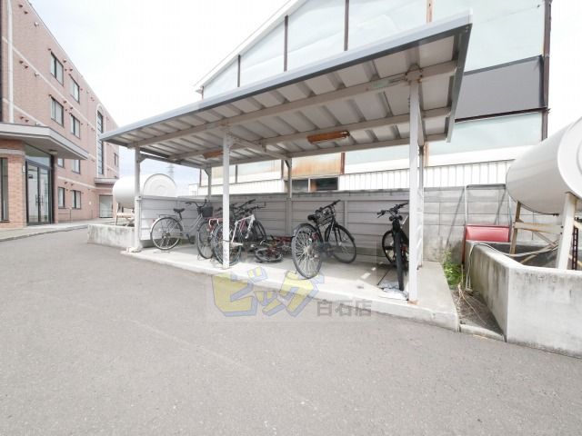 その他共有部分　屋根付き駐輪場完備♪