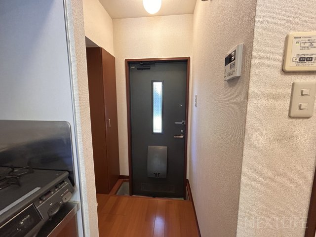 玄関　ソレーユA 101