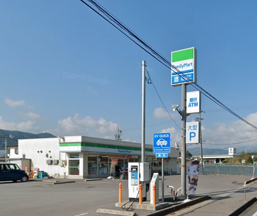 コンビニ　ファミリーマート（コンビニ）まで2116m