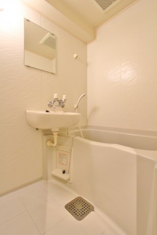 バス・シャワールーム　参考写真（同物件別部屋）