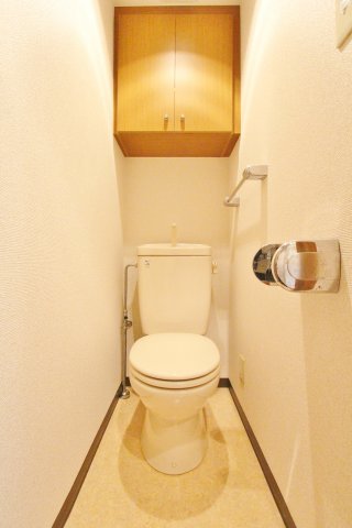 トイレ　参考写真（同物件別部屋）