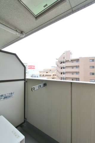 バルコニー　参考写真（同物件別部屋）