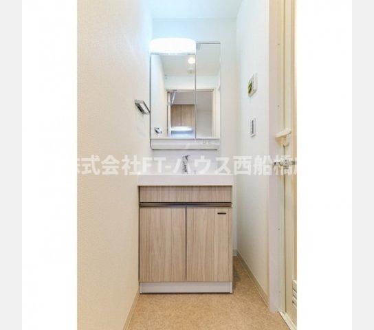 洗面設備　洗面設備