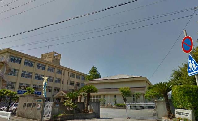 中学校　神戸市立本多聞中学校（中学校）まで1596m