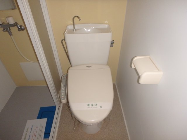 トイレ　他のお部屋の参考写真となります。