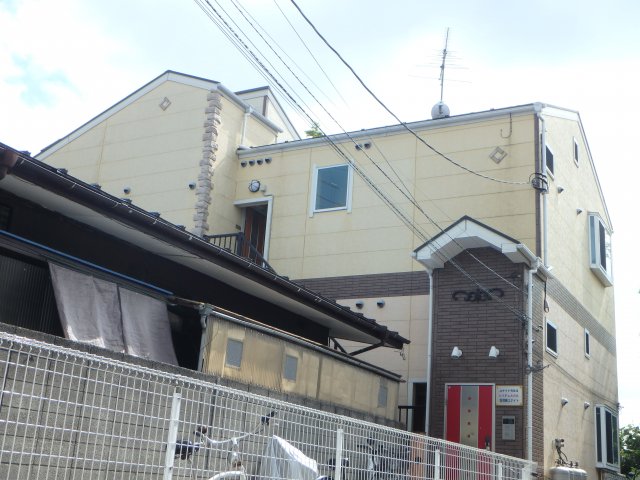 建物外観　2010年完成プロヴァンス風のかわいい外観です♪