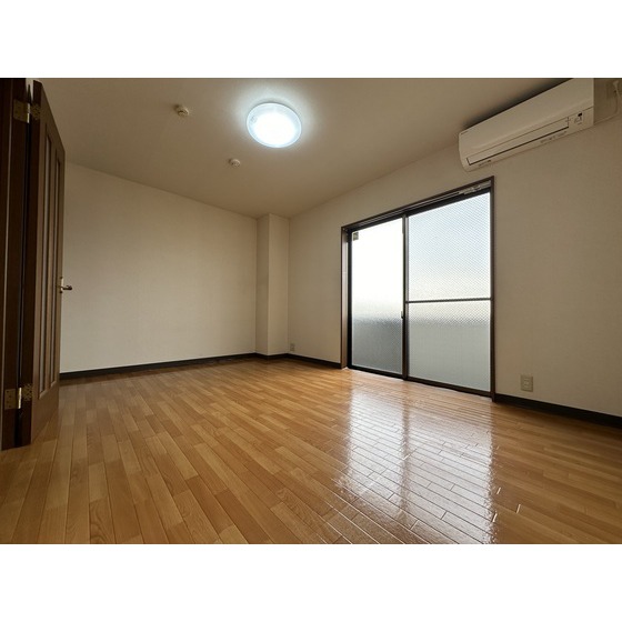 居室・リビング　※他のお部屋のお写真となります。