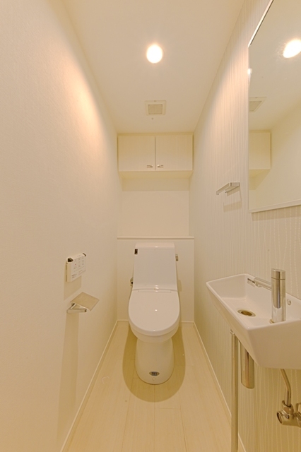 トイレ　※写真は同タイプ住戸です。
