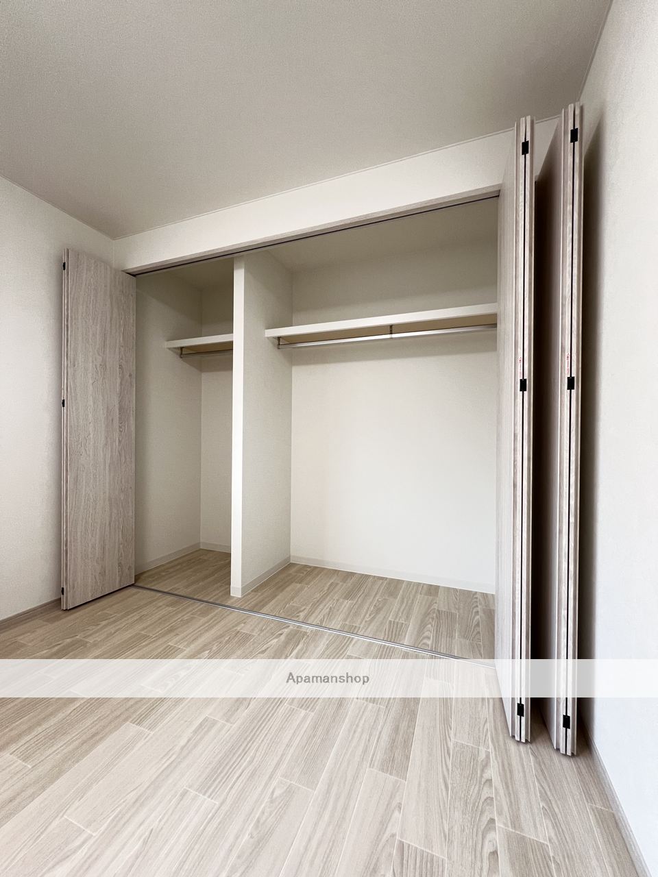 収納　※別部屋のお写真になります。