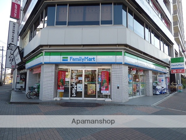 コンビニ　ファミリーマート（コンビニ）まで47m
