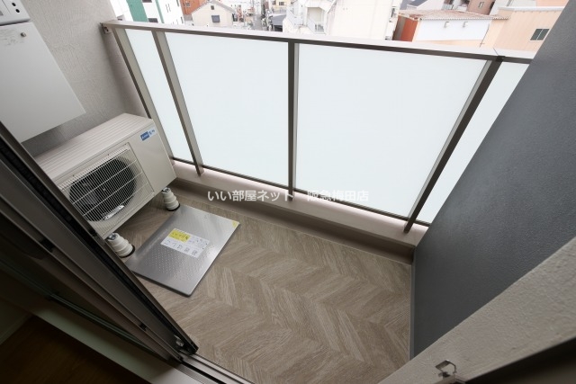 バルコニー　同仕様写真となります。