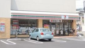 コンビニ　セブンイレブン足立江北1丁目店（コンビニ）まで198m