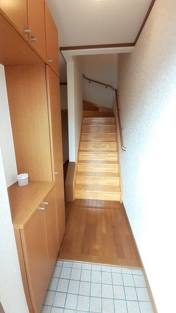 玄関　※参考画像