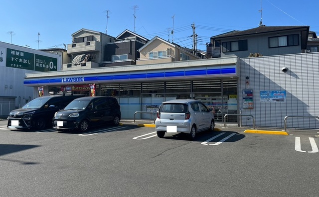 コンビニ　ローソン十日市場店（コンビニ）まで581m