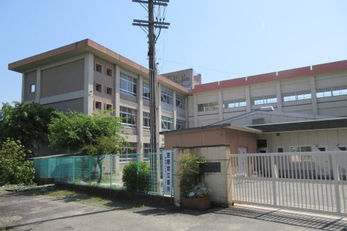 小学校　姫路市立花田小学校（小学校）まで1660m