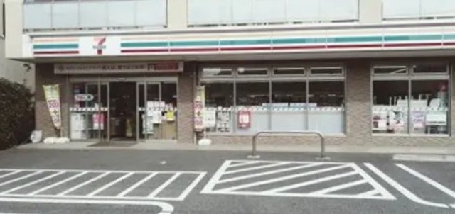 コンビニ　セブンイレブン練馬三原台1丁目店（コンビニ）まで975m