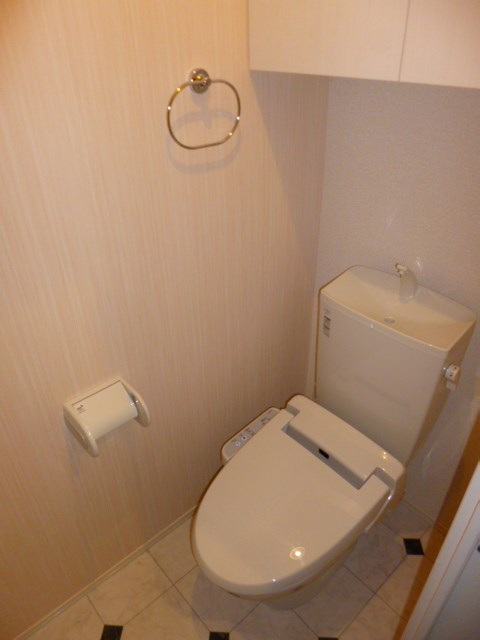 トイレ　※写真は302号室です。ご参考下さい。