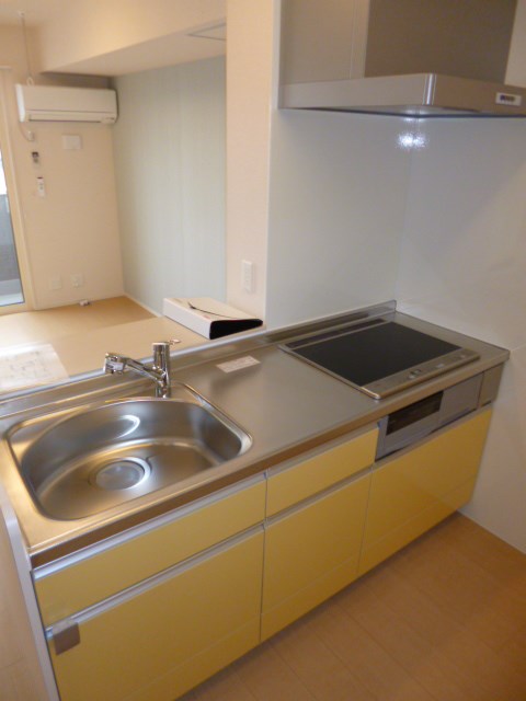 キッチン　※写真は302号室です。ご参考下さい。