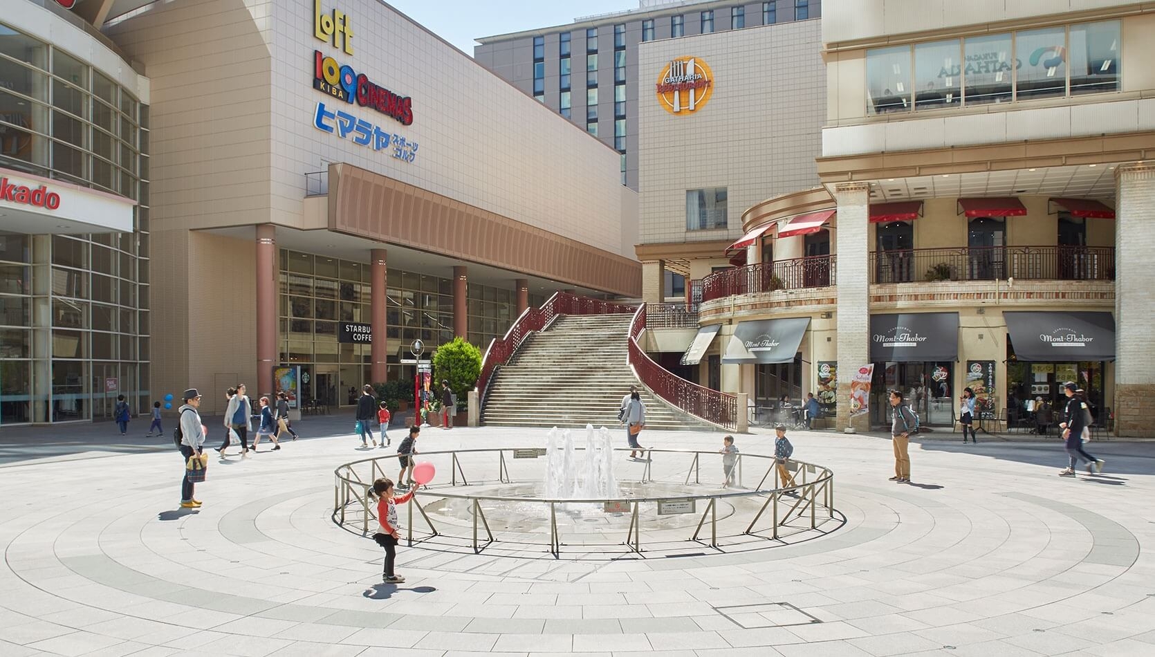 ショッピングセンター　深川ギャザリア（ショッピングセンター）まで338m