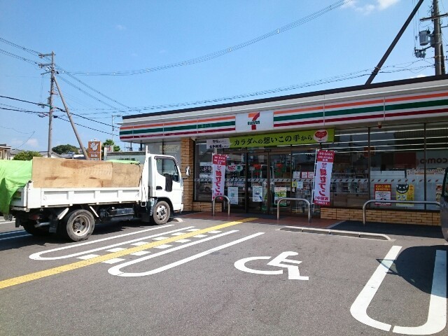 コンビニ　セブンイレブン様（コンビニ）まで80m