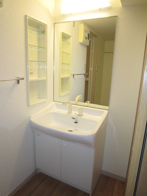 洗面設備　別のお部屋のお写真になります。
