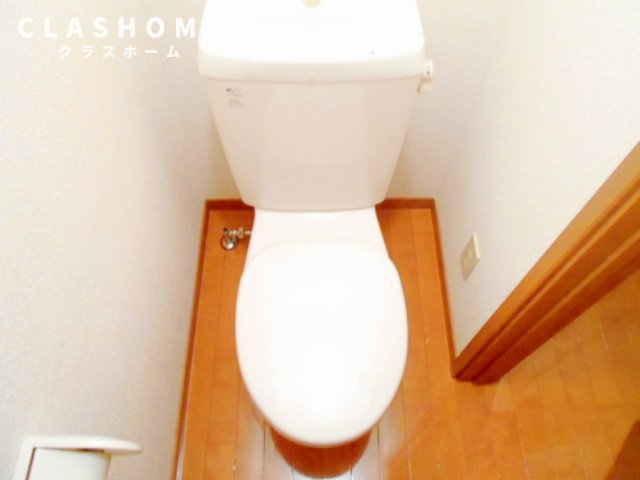 トイレ　同物件の別部屋になります。