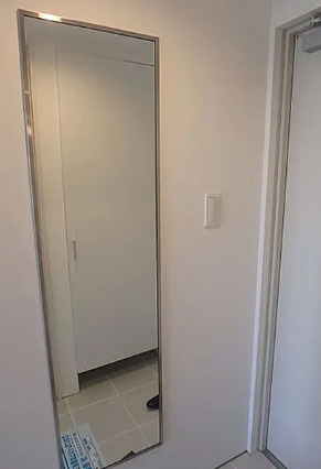 玄関　別部屋の画像を使用しております。