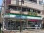 コンビニ　ファミリーマート蓮根駅前店（コンビニ）まで486m