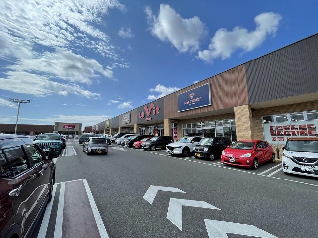 小学校　岡崎市立六ツ美北部小学校（小学校）まで656m