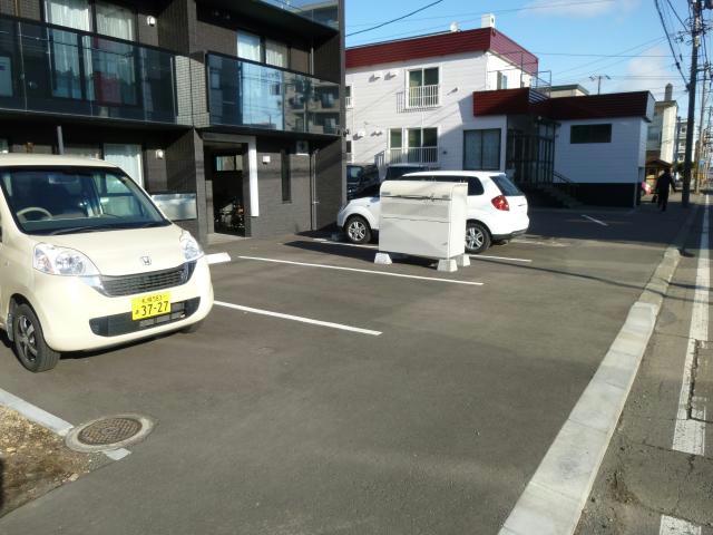 駐車場　駐車場