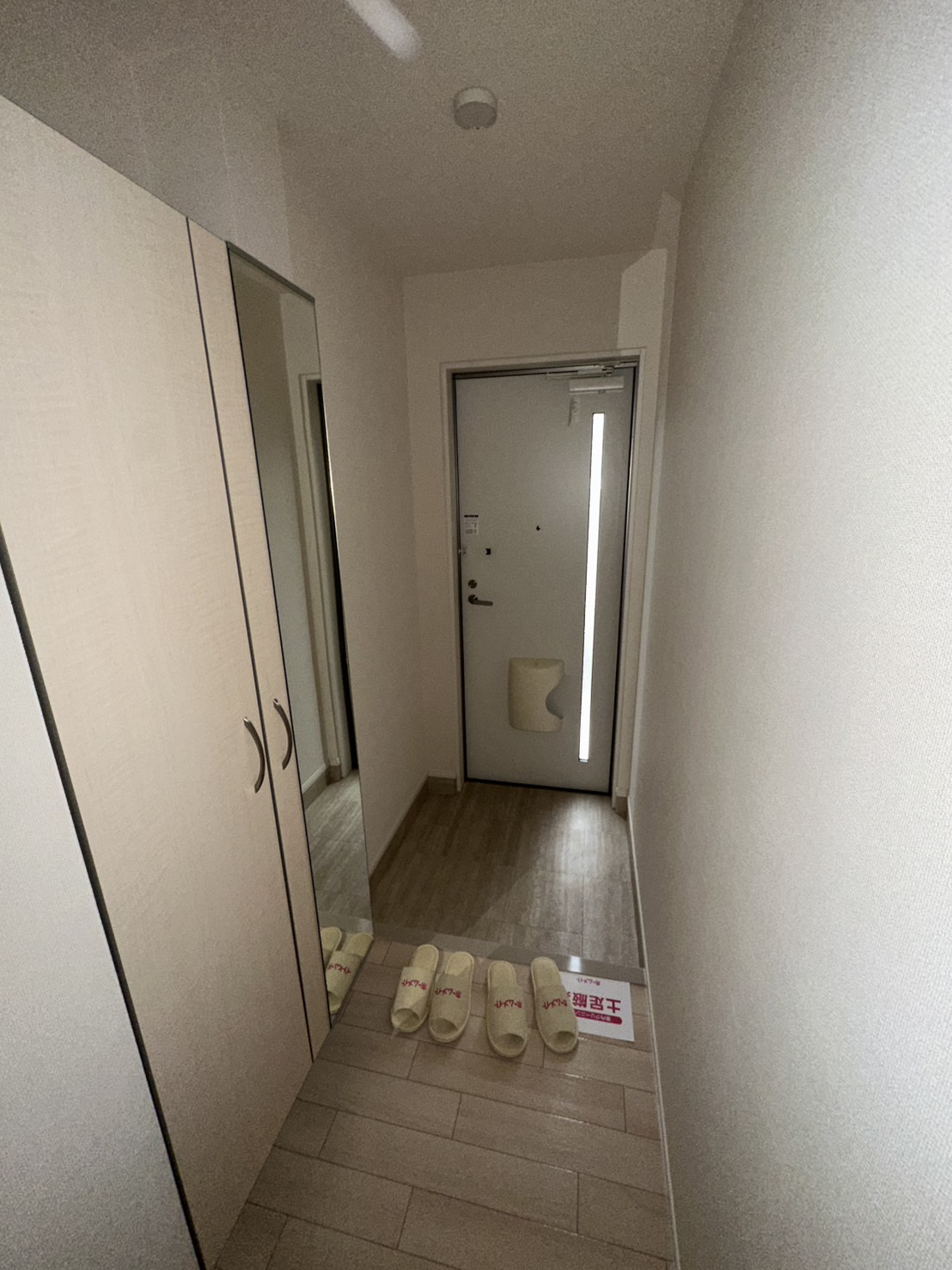 玄関　反転タイプ