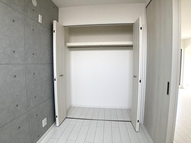 収納　各部屋に幅広のクローゼットを完備